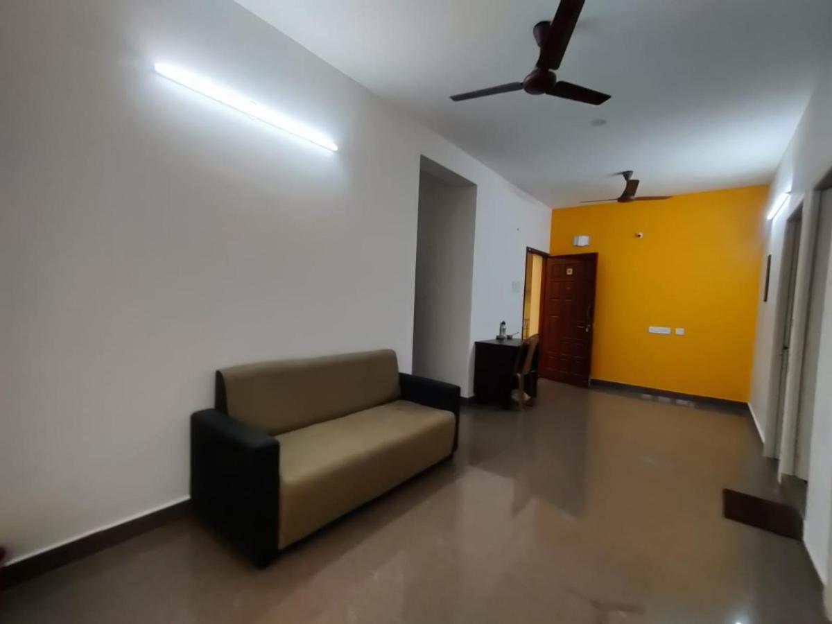 Allamanda Abode Aparthotel Madras Buitenkant foto
