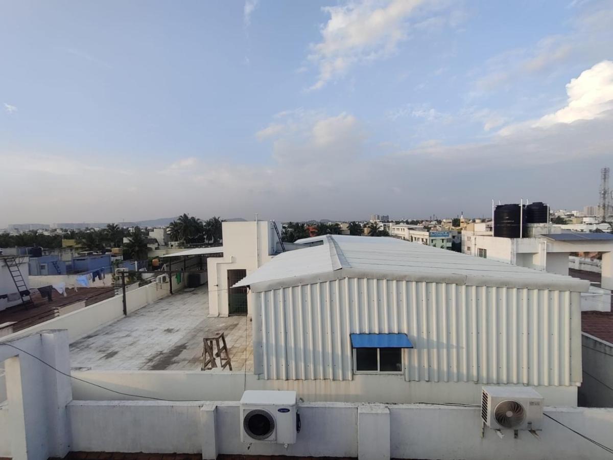 Allamanda Abode Aparthotel Madras Buitenkant foto
